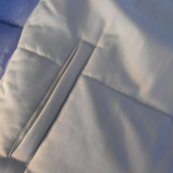 Bobby Jones Man's Large Beige Quilted Water Resistant Silk Jacket Vest - Picture 6 of 8